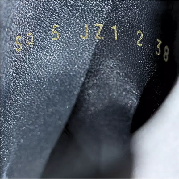 Valentino Garavani Rockstud Buckle Ankle Booties Black Size 38 EU (US 8), Boots - Picture 13 of 17